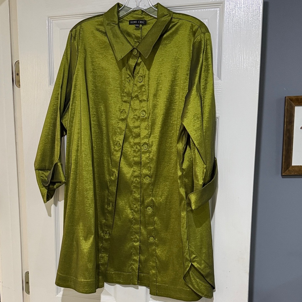 Rose Chic Women's Green Satin Blouse
